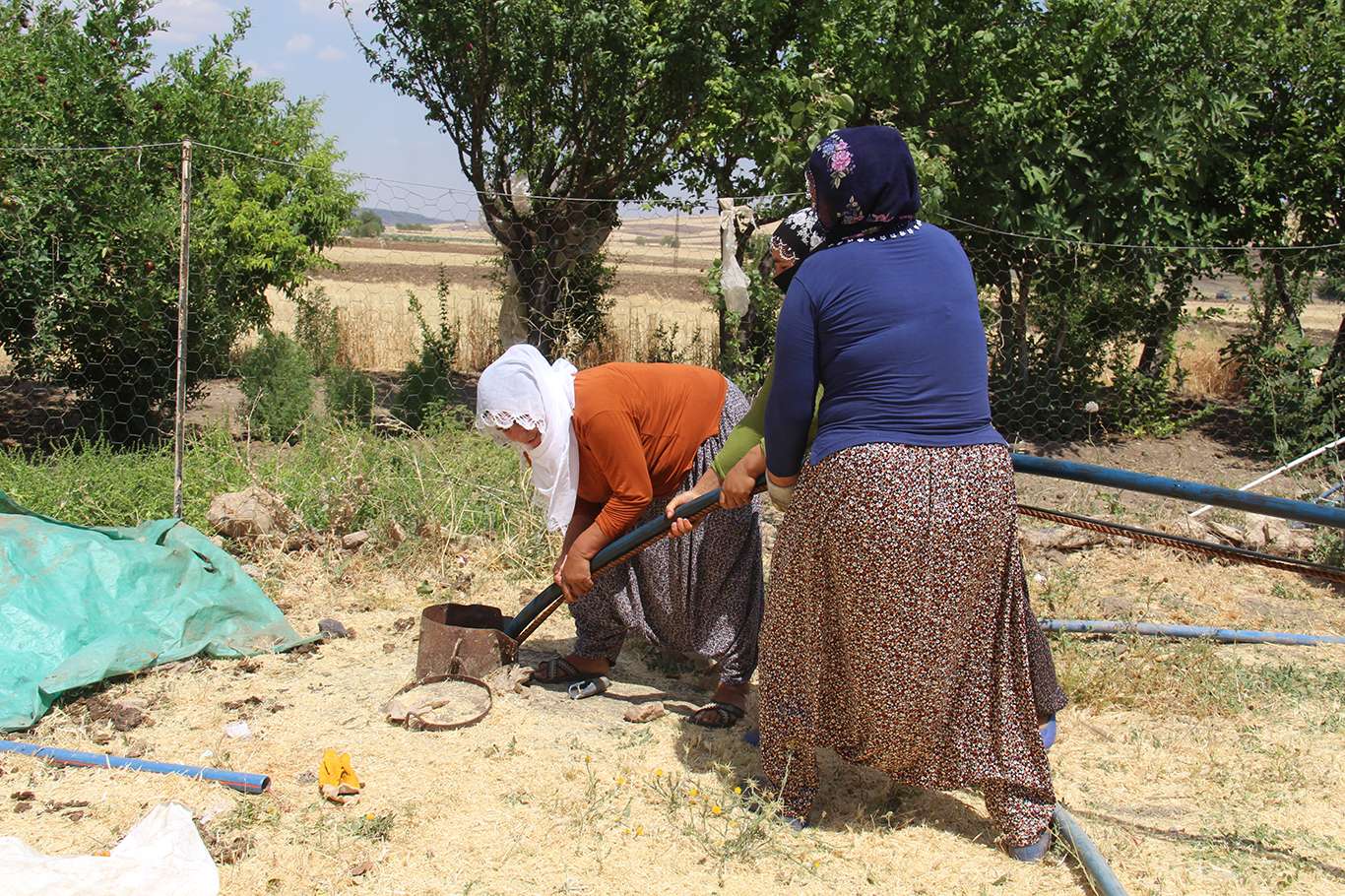 ​20 yıldır suya hasret kalan mahalle sakinleri yetkililere seslendi: Su sorunumuz çözülsün